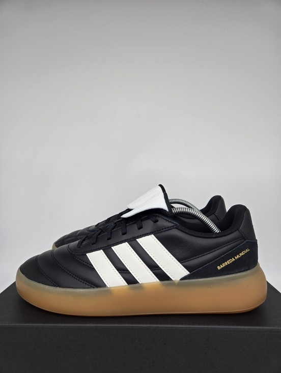 adidas Men\'s Barreda Mundial HQ2351 Black White Gum Shoes Size 10 New